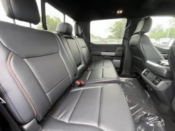 Ford F-150 LARIAT 4WD SuperCrew 5.5' Box 2026
