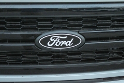 Ford F-150 LARIAT 4WD SuperCrew 5.5' Box 2026