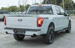 Ford F-150 LARIAT 4WD SuperCrew 5.5' Box 2026