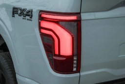 Ford F-150 LARIAT 4WD SuperCrew 5.5' Box 2026