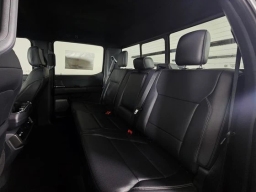 Ford F-150 LARIAT 4WD SuperCrew 5.5' Box 2025