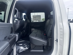 Ford F-150 LARIAT 4WD SuperCrew 5.5' Box 2026
