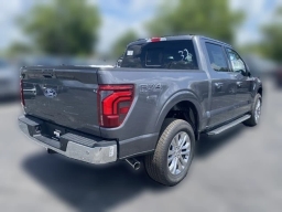 Ford F-150 LARIAT 4WD SuperCrew 5.5' Box 2026