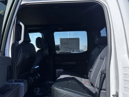 Ford F-150 LARIAT 4WD SuperCrew 5.5' Box 2026