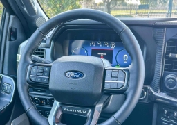 Ford F-150 Platinum 4WD SuperCrew 5.5' Box 2026