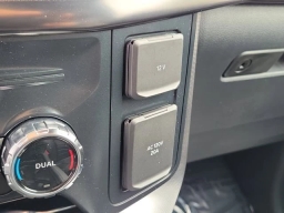 Ford F-150 Platinum 4WD SuperCrew 5.5' Box 2026