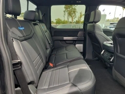Ford F-150 Platinum 4WD SuperCrew 5.5' Box 2026