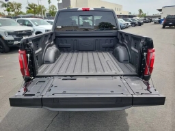 Ford F-150 Platinum 4WD SuperCrew 5.5' Box 2026