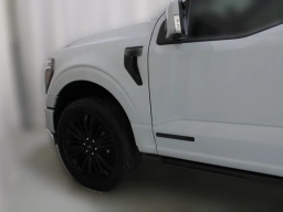 Ford F-150 Platinum 4WD SuperCrew 5.5' Box 2026