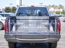Ford F-150 Platinum 4WD SuperCrew 5.5' Box 2026