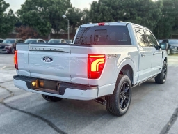 Ford F-150 Platinum 4WD SuperCrew 5.5' Box 2026