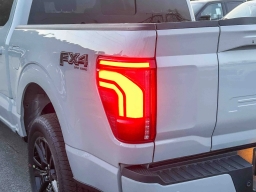 Ford F-150 Platinum 4WD SuperCrew 5.5' Box 2026