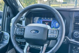 Ford F-150 Platinum 4WD SuperCrew 5.5' Box 2026