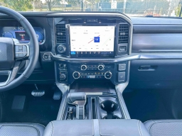 Ford F-150 Platinum 4WD SuperCrew 5.5' Box 2026