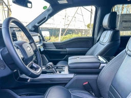 Ford F-150 Platinum 4WD SuperCrew 5.5' Box 2026