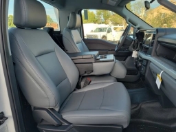 Ford Super Duty F-350 SRW XL 2WD Reg Cab 8' Box 2025