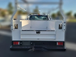 Ford Super Duty F-350 SRW XL 2WD Reg Cab 8' Box 2025