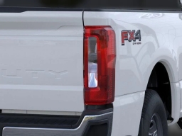 Ford Super Duty F-350 SRW XL 4WD Reg Cab 8' Box 2026