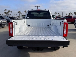 Ford Super Duty F-350 SRW XLT 4WD Reg Cab 8' Box 2025