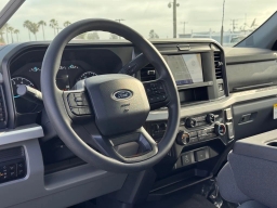 Ford Super Duty F-350 SRW XLT 4WD Reg Cab 8' Box 2025
