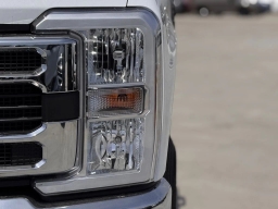Ford Super Duty F-350 SRW XLT 4WD Reg Cab 8' Box 2025