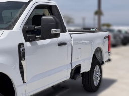 Ford Super Duty F-350 SRW XLT 4WD Reg Cab 8' Box 2025