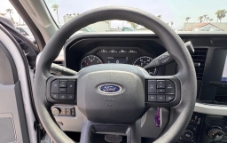 Ford Super Duty F-350 SRW XLT 4WD Reg Cab 8' Box 2025