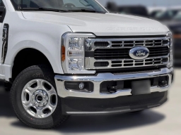 Ford Super Duty F-350 SRW XLT 4WD Reg Cab 8' Box 2025