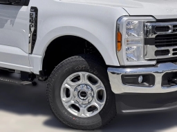 Ford Super Duty F-350 SRW XLT 4WD Reg Cab 8' Box 2025