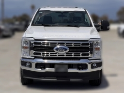 Ford Super Duty F-350 SRW XLT 4WD Reg Cab 8' Box 2025