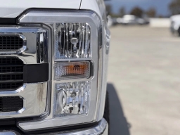 Ford Super Duty F-350 SRW XLT 4WD Reg Cab 8' Box 2025