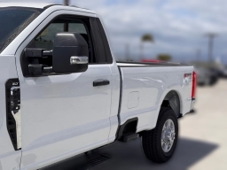 Ford Super Duty F-350 SRW XLT 4WD Reg Cab 8' Box 2025