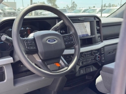 Ford Super Duty F-350 SRW XLT 4WD Reg Cab 8' Box 2025