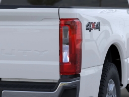 Ford Super Duty F-350 SRW XLT 4WD Reg Cab 8' Box 2026