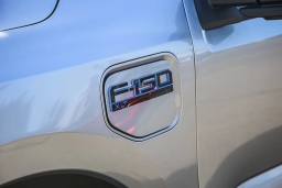 Ford F-150 Lightning XLT 4WD SuperCrew 5.5' Box 2025