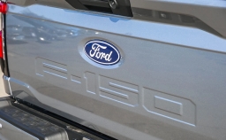Ford F-150 Lightning XLT 4WD SuperCrew 5.5' Box 2025
