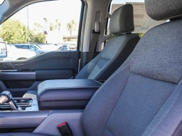 Ford F-150 Lightning XLT 4WD SuperCrew 5.5' Box 2025