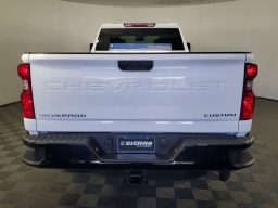 Chevrolet Silverado 2500HD Custom 4WD Crew Cab 172" 2026