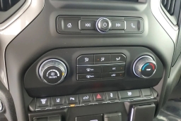 Chevrolet Silverado 2500HD Custom 4WD Crew Cab 172" 2026