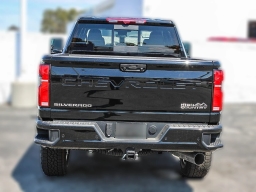 Chevrolet Silverado 2500HD High Country 4WD Crew Cab 159" 2026
