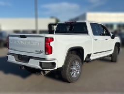 Chevrolet Silverado 3500HD High Country 4WD Crew Cab 159" 2026