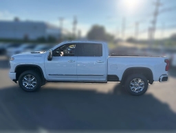 Chevrolet Silverado 3500HD High Country 4WD Crew Cab 159" 2026