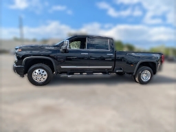 Chevrolet Silverado 3500HD High Country 4WD Crew Cab 172" 2026