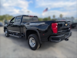 Chevrolet Silverado 3500HD High Country 4WD Crew Cab 172" 2026