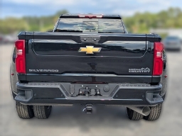 Chevrolet Silverado 3500HD High Country 4WD Crew Cab 172" 2026