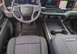 Chevrolet Silverado 3500HD High Country 4WD Crew Cab 172" 2026