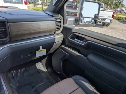 Chevrolet Silverado 3500HD High Country 4WD Crew Cab 172" 2026