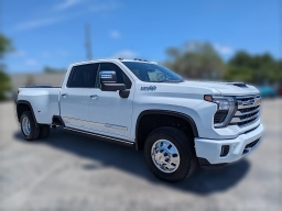 Chevrolet Silverado 3500HD High Country 4WD Crew Cab 172" 2026
