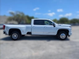 Chevrolet Silverado 3500HD High Country 4WD Crew Cab 172" 2026