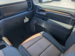 Chevrolet Silverado 3500HD High Country 4WD Crew Cab 172" 2026